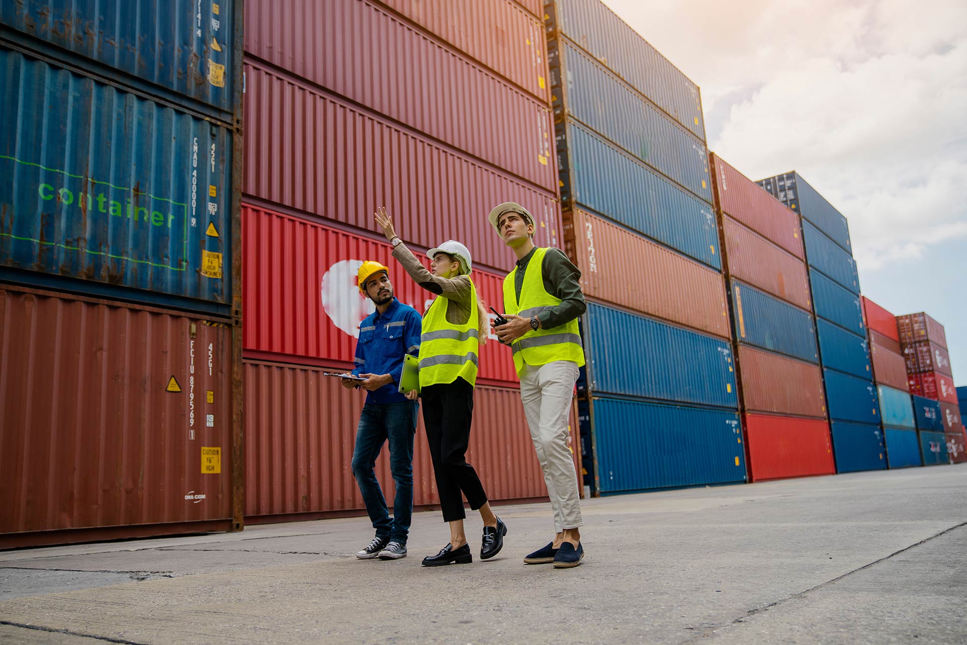 logistics-supply-chain-management-and-internationa-KXTWNGW.jpg